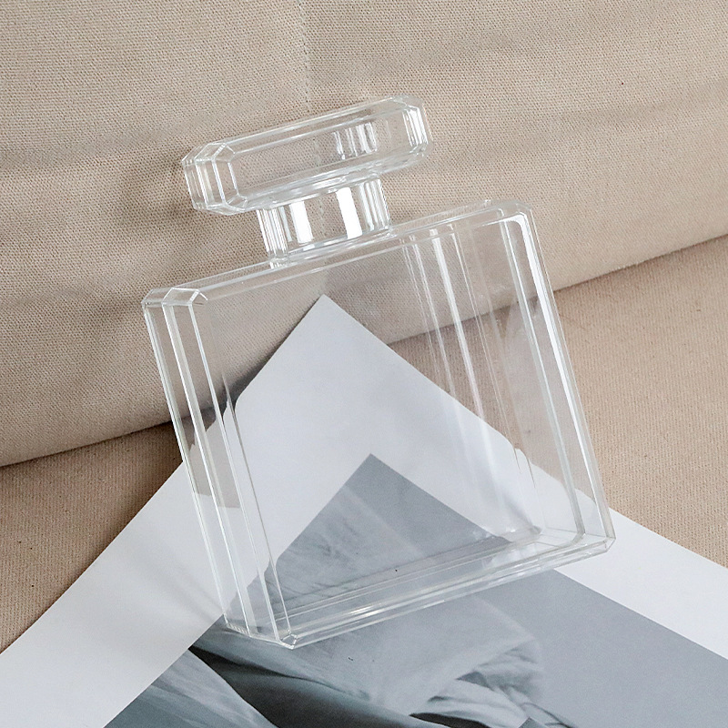 꽃이없는 빈 병