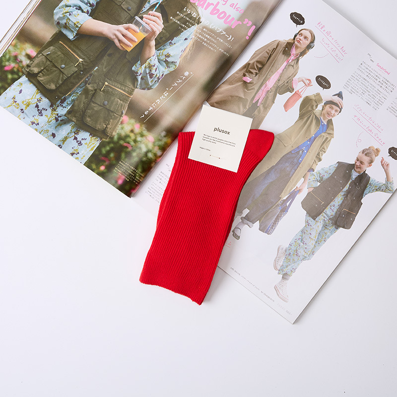 Venta al por mayor calcetines de pila de mujer nueva japonesa otoño color sólido calcetines de algodón de longitud media calcetines de color caramelo de aguja doble de mujer