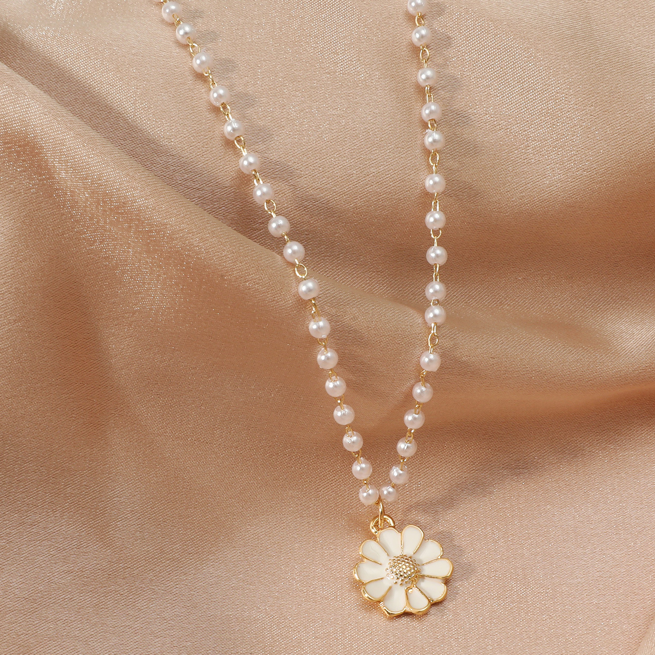 Korean small flower pearl necklace