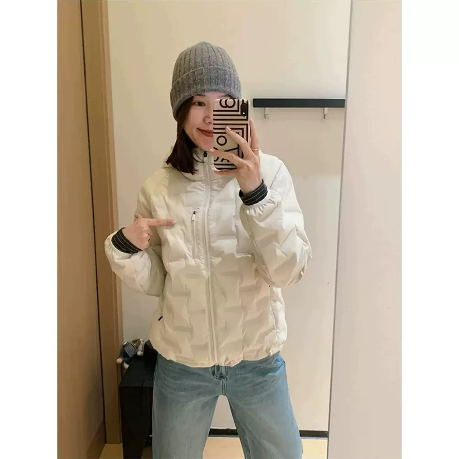 四媛 三星90白鸭绒三防无缝压胶轻量连帽羽绒服外套女25冬季9413