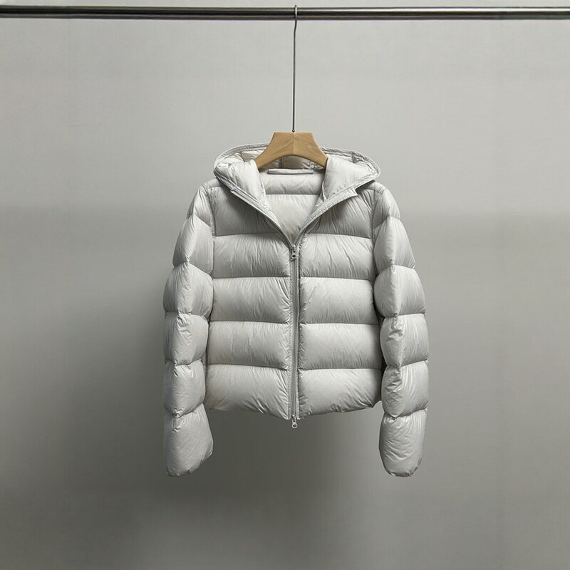 Moyan Design 95 White Duck Down Fluffy Age-Reducing Warm Hooded Quilted Lightweight Down Jacket for Women 2026 Winter Moyan Design 95 White Duck Down Fluffy Age-Reducing Warm Hooded Quilted Lightweight Down Jacket for Women 2026 Winter