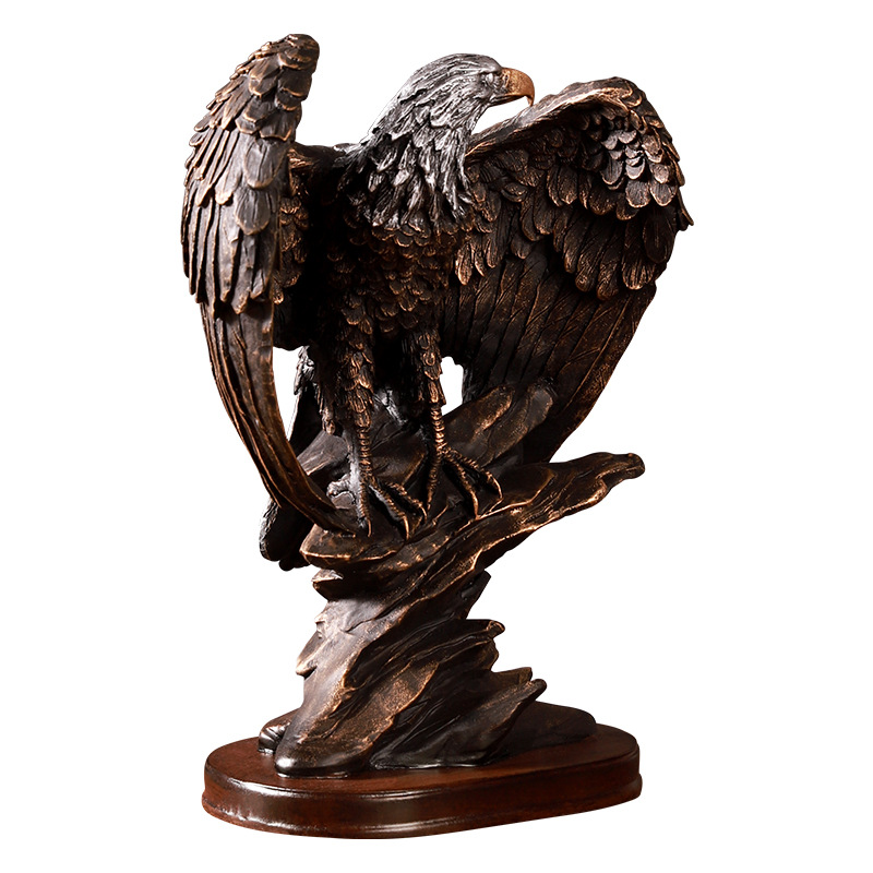 European-style Retro Eagle Ornaments Office Desktop Bookcase Wine Cabinet Decorative Decoration Dapeng Wings Spreading Resin Crafts