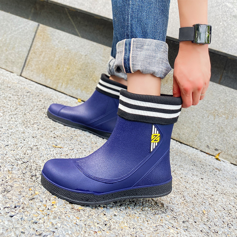 2024 nuevas Botas de lluvia zapatos de goma para hombres Botas de lluvia a media pantorrilla Cocina para llevar zapatos de agua de moda Zapatos de pesca para hombres zapatos de trabajo moda