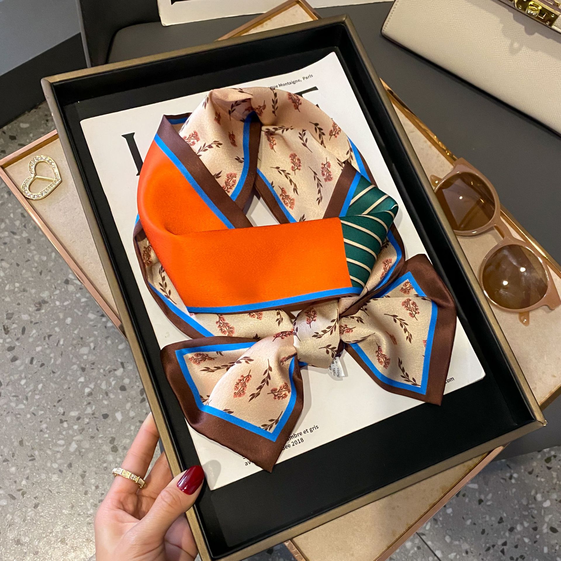 Nuevo bufandas de seda de impresión delgada y larga para mujeres nuevas bandas de moda de decoración profesional bufandas