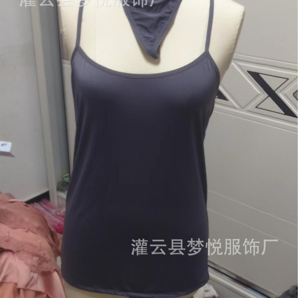 섹시한 잠옷 섹시한 속옷 섹시한 비 이륙 잠옷 관점 유혹 아이스 실크 스커트 스타킹 + 끈 팬티