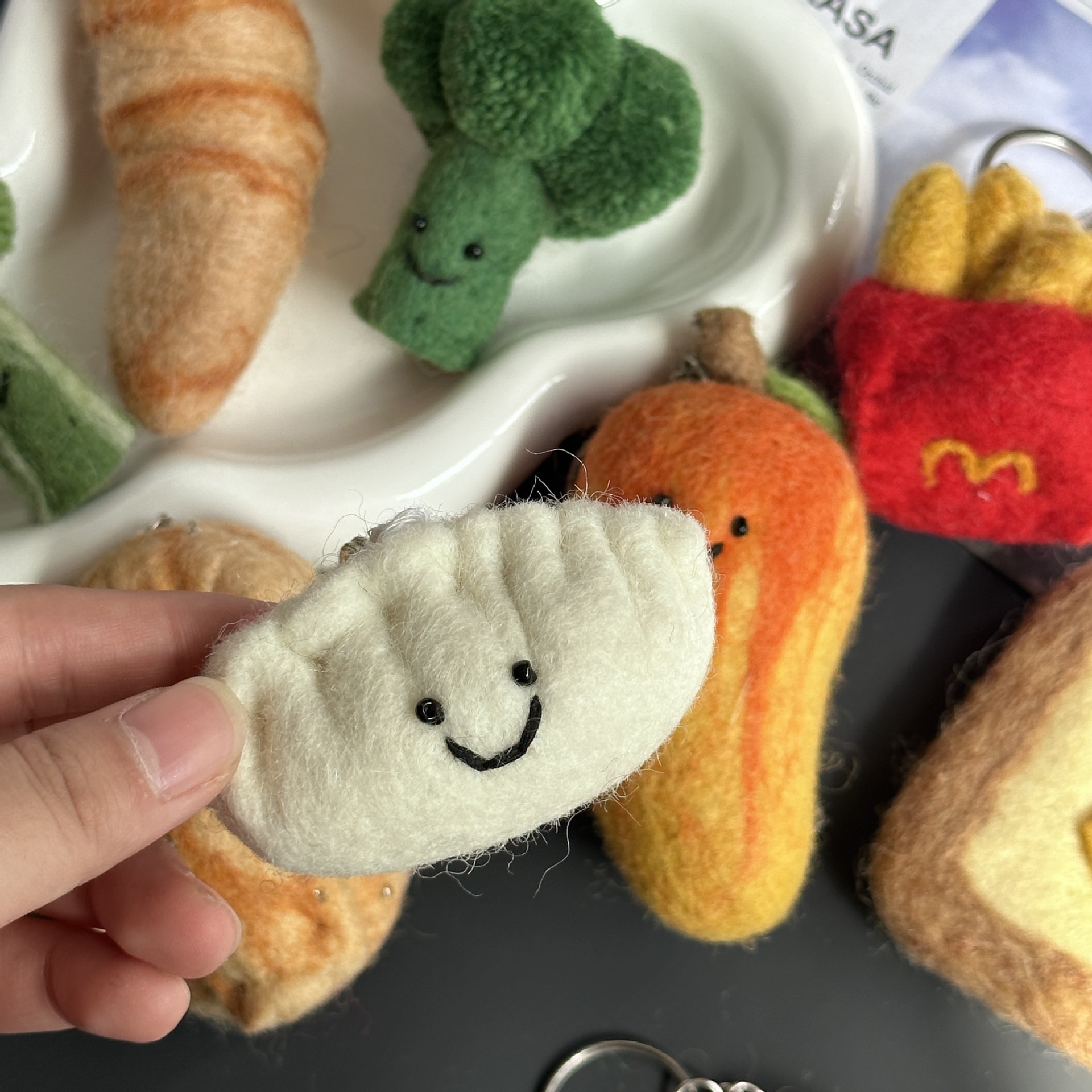 100g Weight Bag Pendant, Keychain Classification 1 Piece Quantity Holiday, Daily Occasion wool felt Material Fruit, Vegetable Pattern Cute Style 1 Piece Cute Fruit Vegetable Wool Felt Bag Pendant Keychain 9