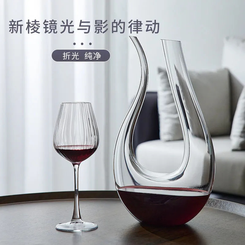 Fábrica al por mayor prisma roscado taza de vino creativo de cristal de gran vientre taza de vino taza de pie alto