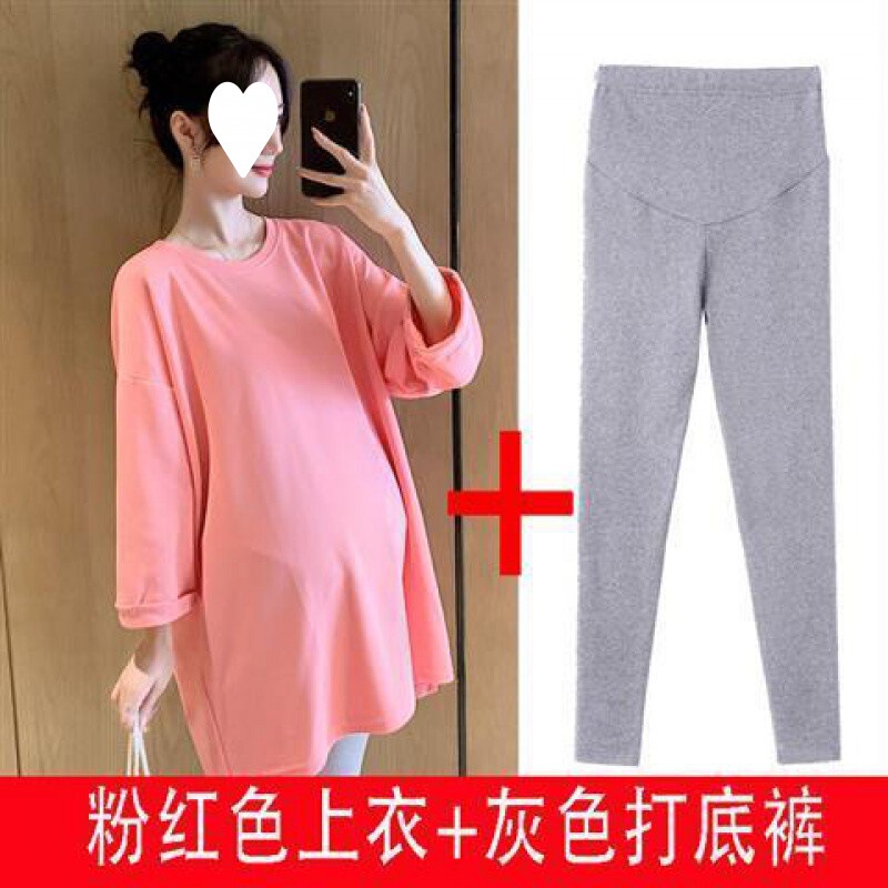妊婦の秋服セットのファッションモデルがゆったりしています。|undefined