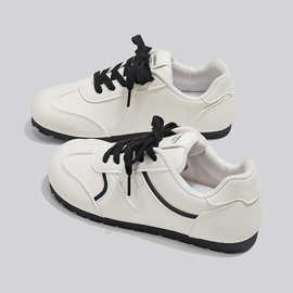 环球徳训女鞋2025新款春夏透气学生校园软底百搭休闲运动板女款