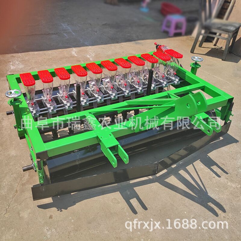 四輪帶蔬菜播種機