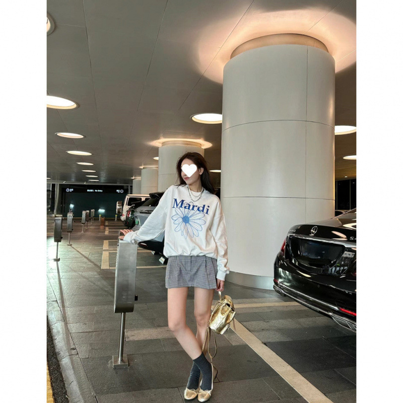 韓国のトレンディなブランドスウェットシャツ女性のためのデイジー新しいプリント刺繍ラウンドネックトップ春薄いスウェットシャツ|undefined