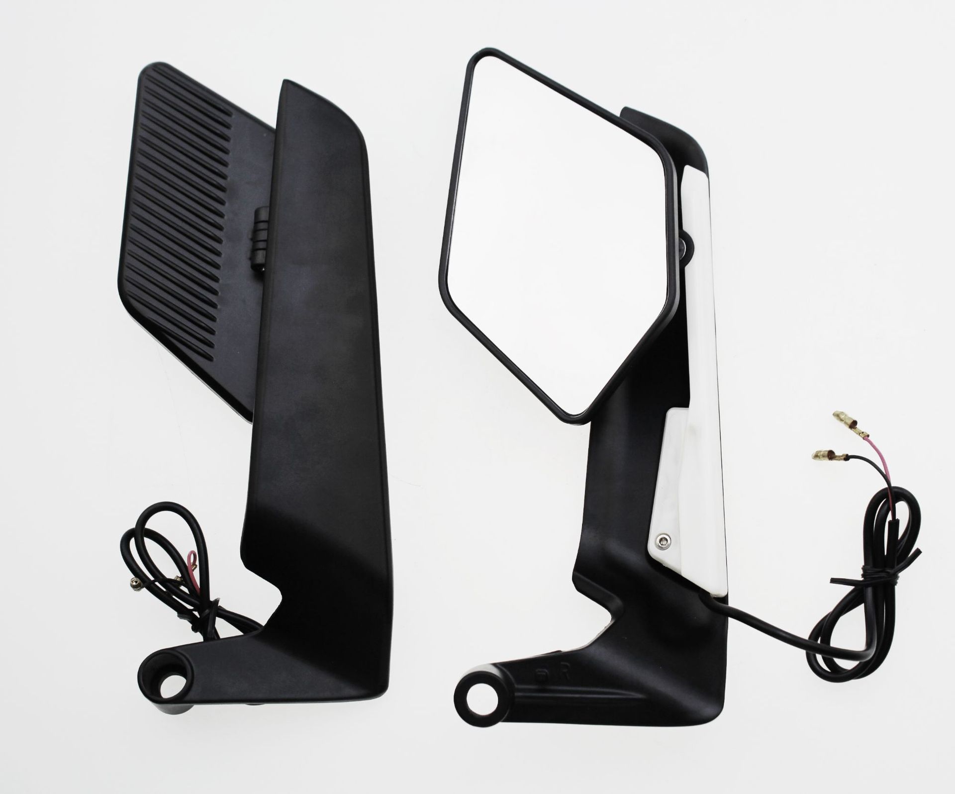 Hot-Selling Motorcycle Modified New Style Wind Wing Rearview Mirror Street Bike Sports Car Aluminum Alloy Reflector Mirror
