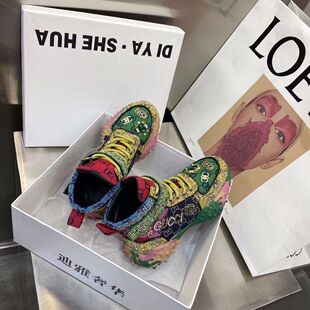�W��վ2025�紺�¿���ɏˮ荎���ϵ�ЬŮ���荆�Ь���