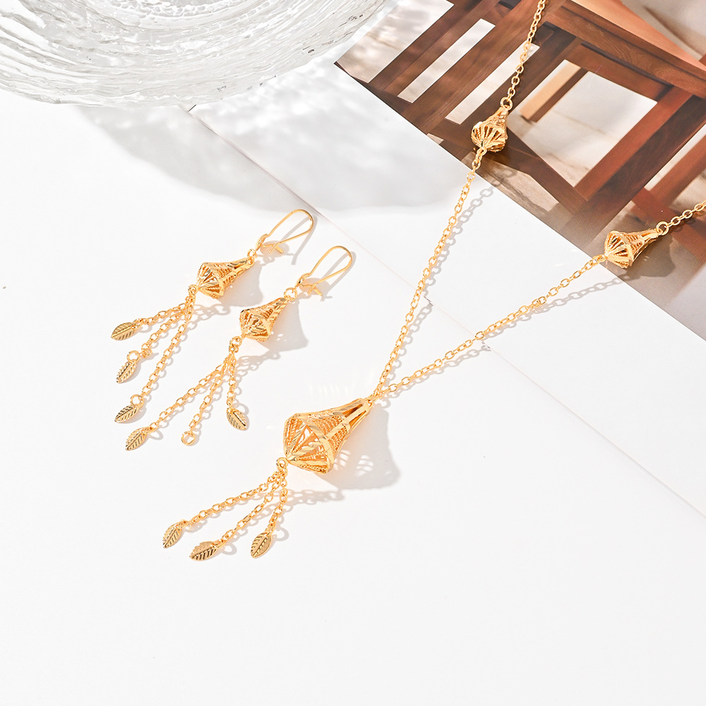Joyería de moda europea y americana para mujeres bronce dorado pendientes de orejas collares opciones transfronterizas joyerías populares de Oriente Medio