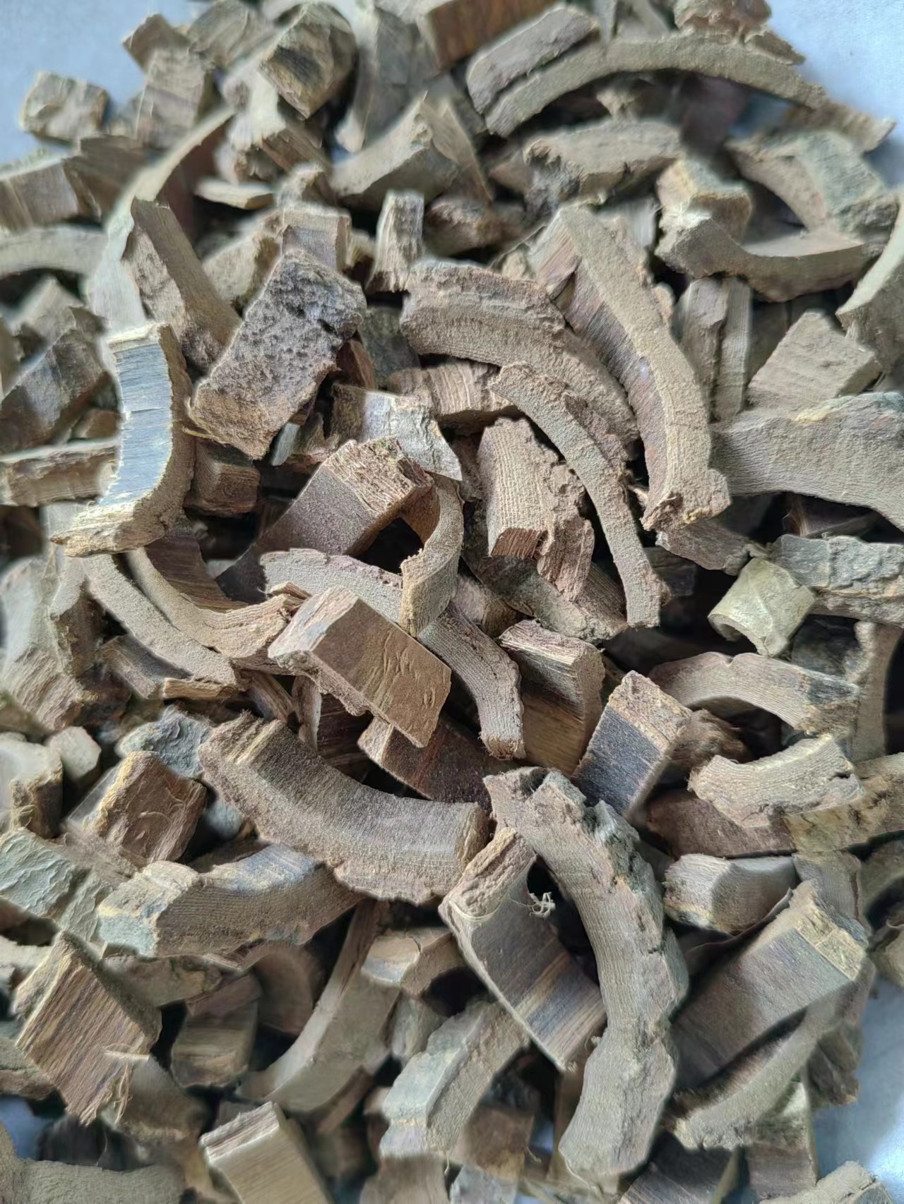 Li Gen Bai Pi (Prunus salicina Root Bark) — Dried TCM Herb, 500g, Custom Grinding Available key features