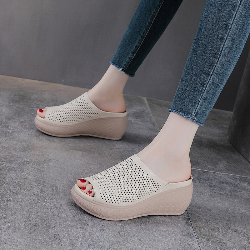 Dép sandal nữ quai chữ V đơn giản, đế xuồng cao, da bò thật, mũi hở — màu nâu