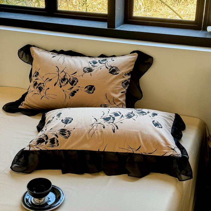 Vintage påslakanset i bomull med spets i nordisk boho stil_voghion.com
