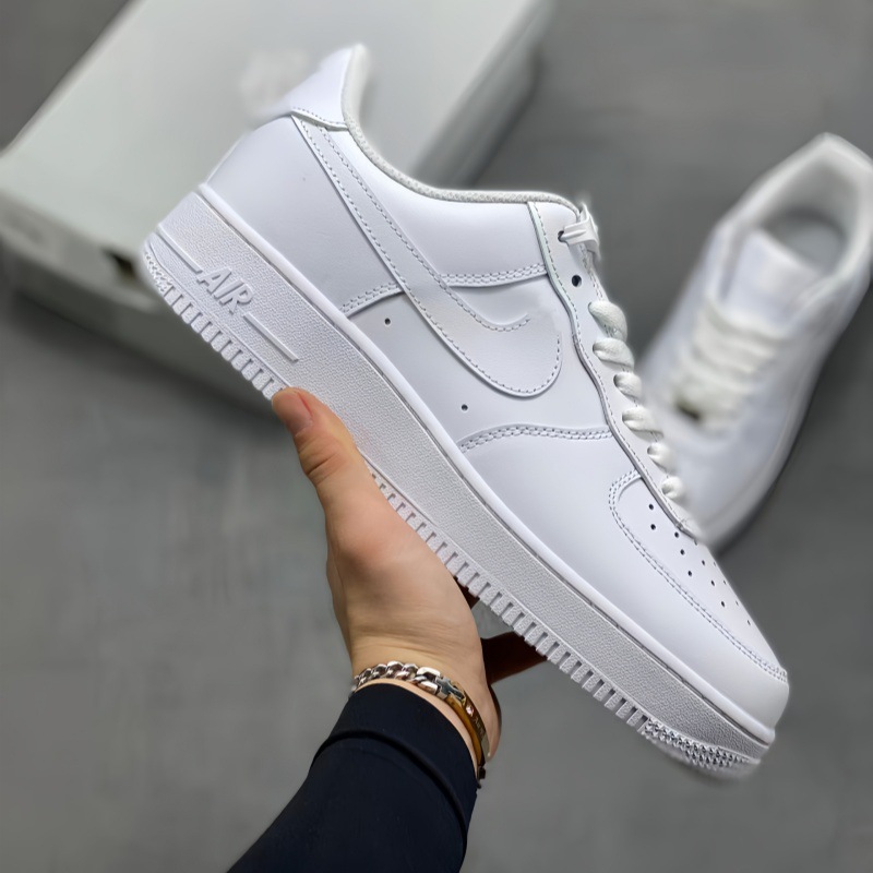 Putian Chunyuan Fuerza Aérea No. 1 cabeza blanca pura de cuero negro samurai clásico de baja gama zapatillas deportivas de pareja para el comercio exterior