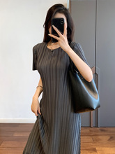 纸片人!高雅气质轻薄凉爽褶皱肌理感不易变形小A型连衣裙F032316