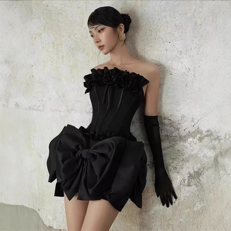 Spring Elegant Lady Style Black Tube Top Bow Fishbone Strap Top + Hip-Hugging Short Skirt Suit Ed