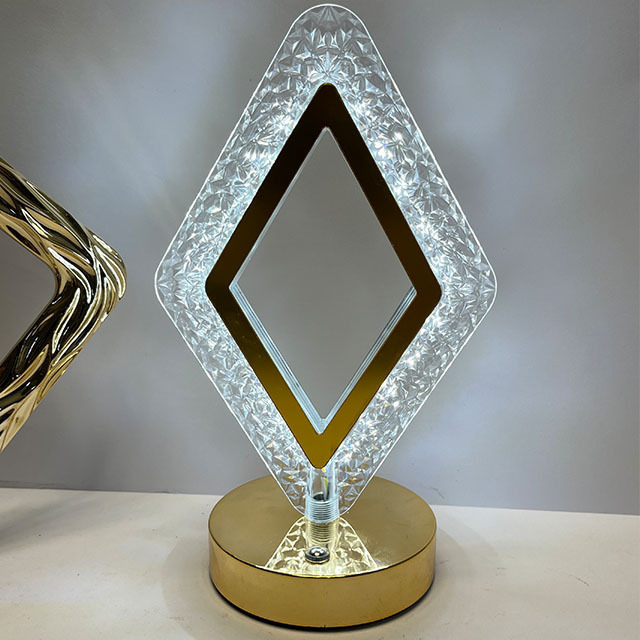 다이아몬드 모양의 3색 무단계 디밍 높이: 23.5cm 직경: 10cm