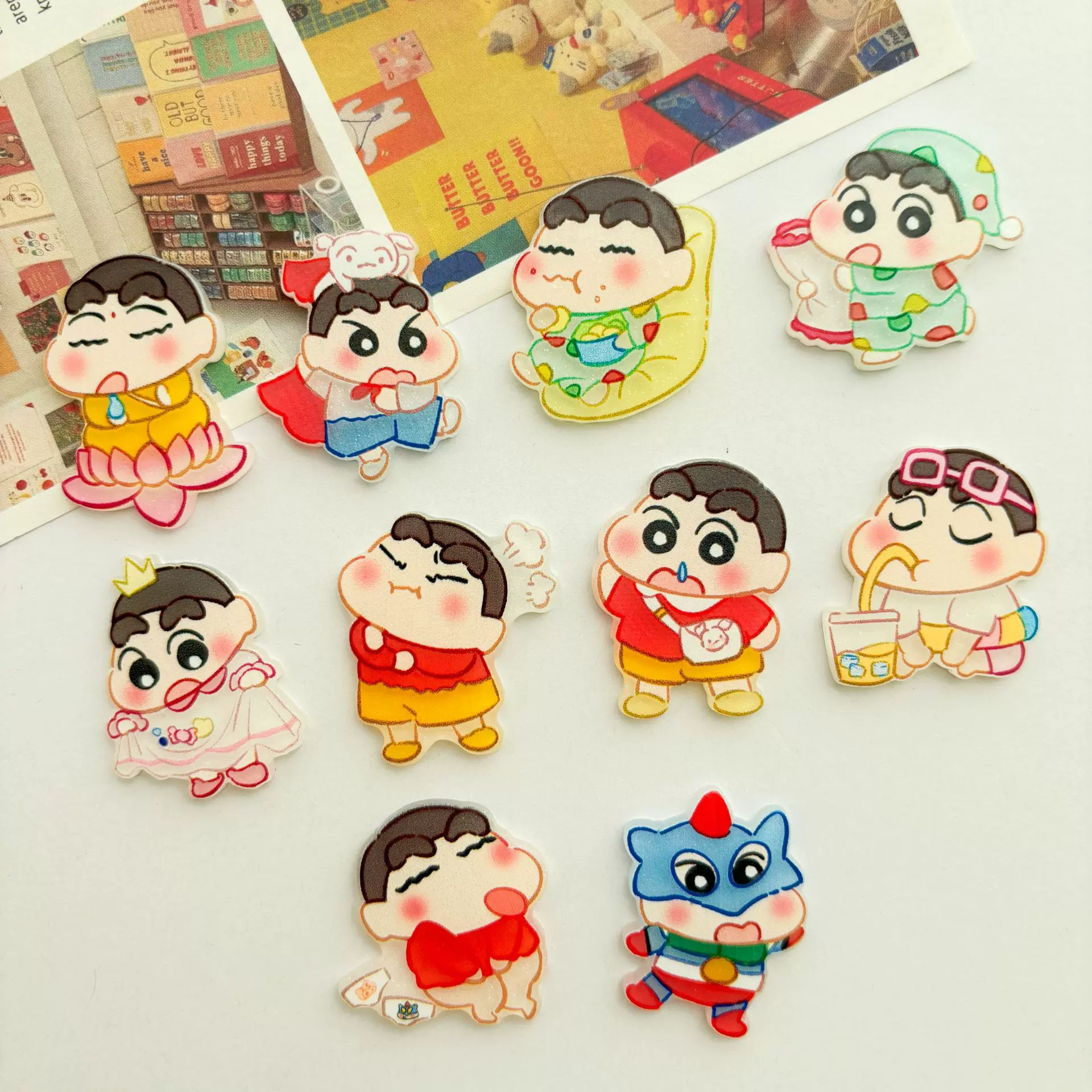 ins卡通可爱蜡笔小新亚克力贴片diy发夹胸针徽章冰箱贴饰品小配件