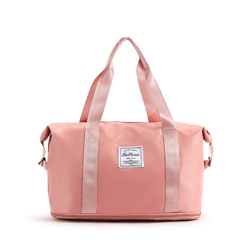 Capacious travel bag wet and dry separation