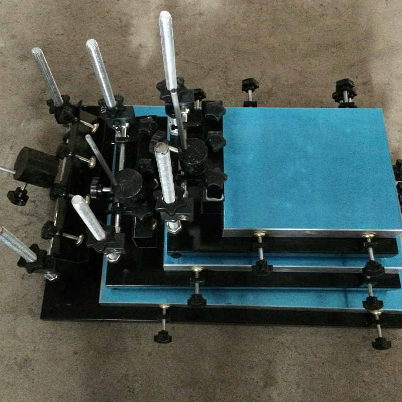 Производитель поставляет малогабаритные, средние и крупногабаритные машины для трафаретной печати, ручные трафаретные прессы, планшетные трафаретные машины.