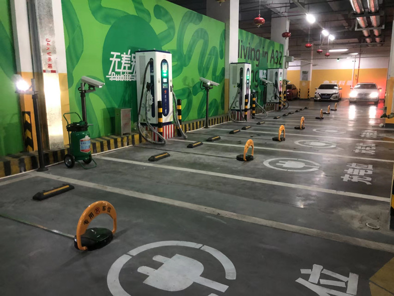 Anti-fuel vehicle occupancy license plate recognition camera monitoring shared parking lock new energy charging pile Intelligent Ground lock