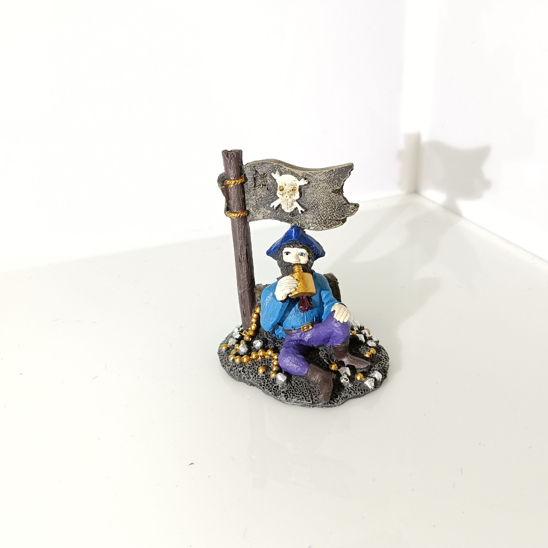 Acuario pequeño pecera decoraciones de paisajismo humanoide sólido naufragio spot conducción sentado adornos de capitán al por mayor