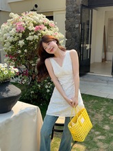 法式设计感提花刺绣连衣裙女夏季韩系收腰显瘦背心裙V领A字裙短裙