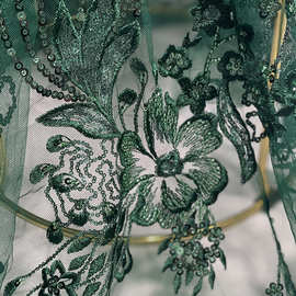 新款亮片珠子绣花蕾丝布料时装珠管绣婚纱礼服珠片网纱面料