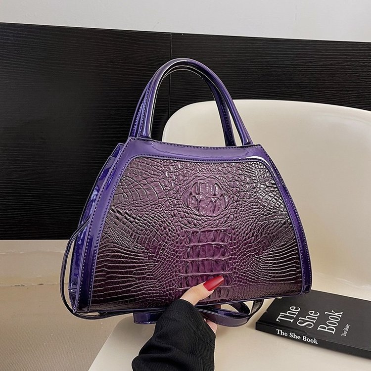 Comercio exterior al por mayor 2023 nuevo estilo retro tendencia bolso de mujer bolso de mensajero de un solo hombro de gran capacidad bolso de color a juego