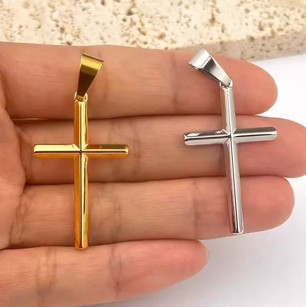 European and American Fashion Trend Cross Necklace Pendant Vacuum 18K Gold Color-Preserving Minimalist Style Cross Titanium Steel Pendant