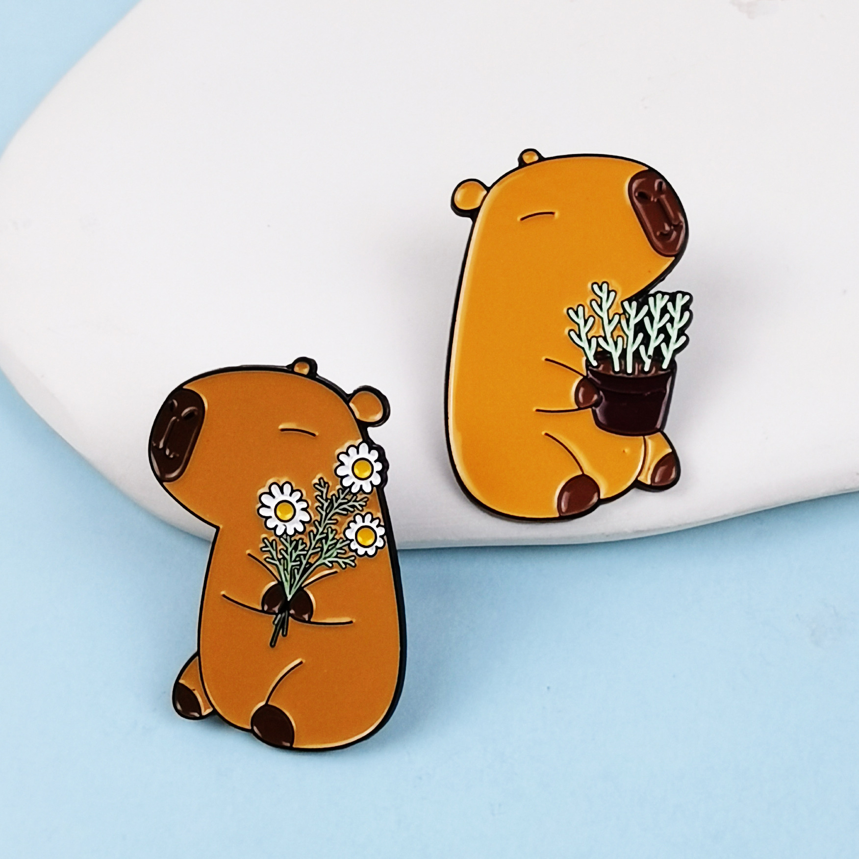 Cute Kapibala Alloy Insignia Dibujos animados lindo animal ramo de mano joyería accesorios broche al por mayor