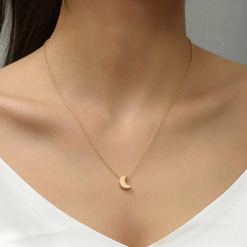 European and American cross-border new products, stylish and simple thick moon pendant necklace, retro geometric moon lockchain for women