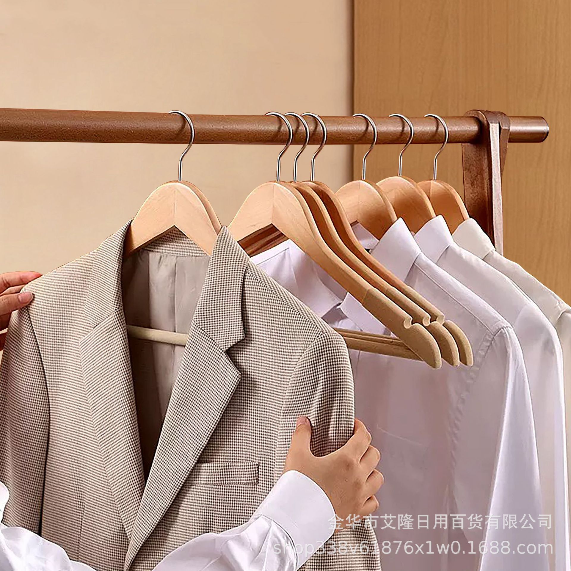 Percha flocada de madera maciza, almacenamiento de armario, ropa colgante para el hogar antideslizante y sin costuras, soporte de ropa, percha de madera retro