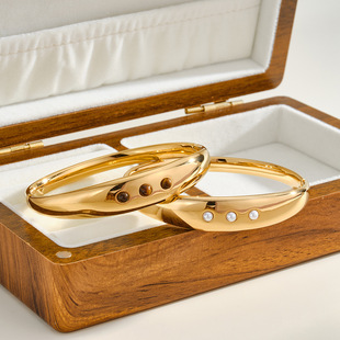 �W���r�к��s肻���ʯ�����鲻�P����C18k������С���OӋ���Ů