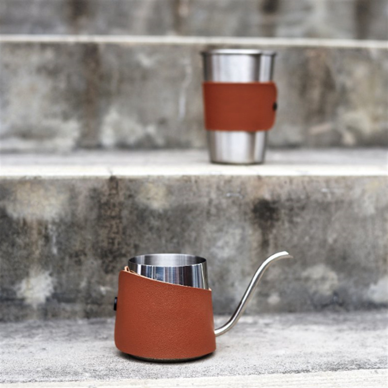 Spot 304 taza de café de acero inoxidable regalo hecho a mano funda de cuero PU juego de cafetera olla de mano Mocha simple