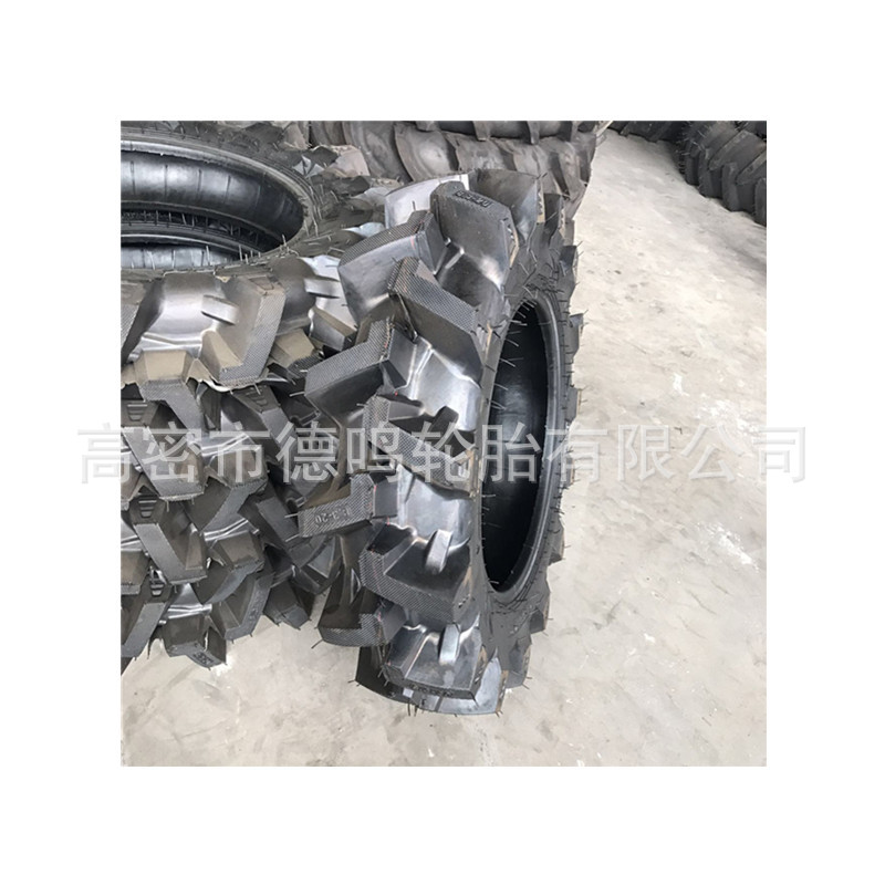 Neumático de la espiga del tractor rojo oriental 11.2-24 neumático del cultivador del plantador del vehículo agrícola 11.2-28