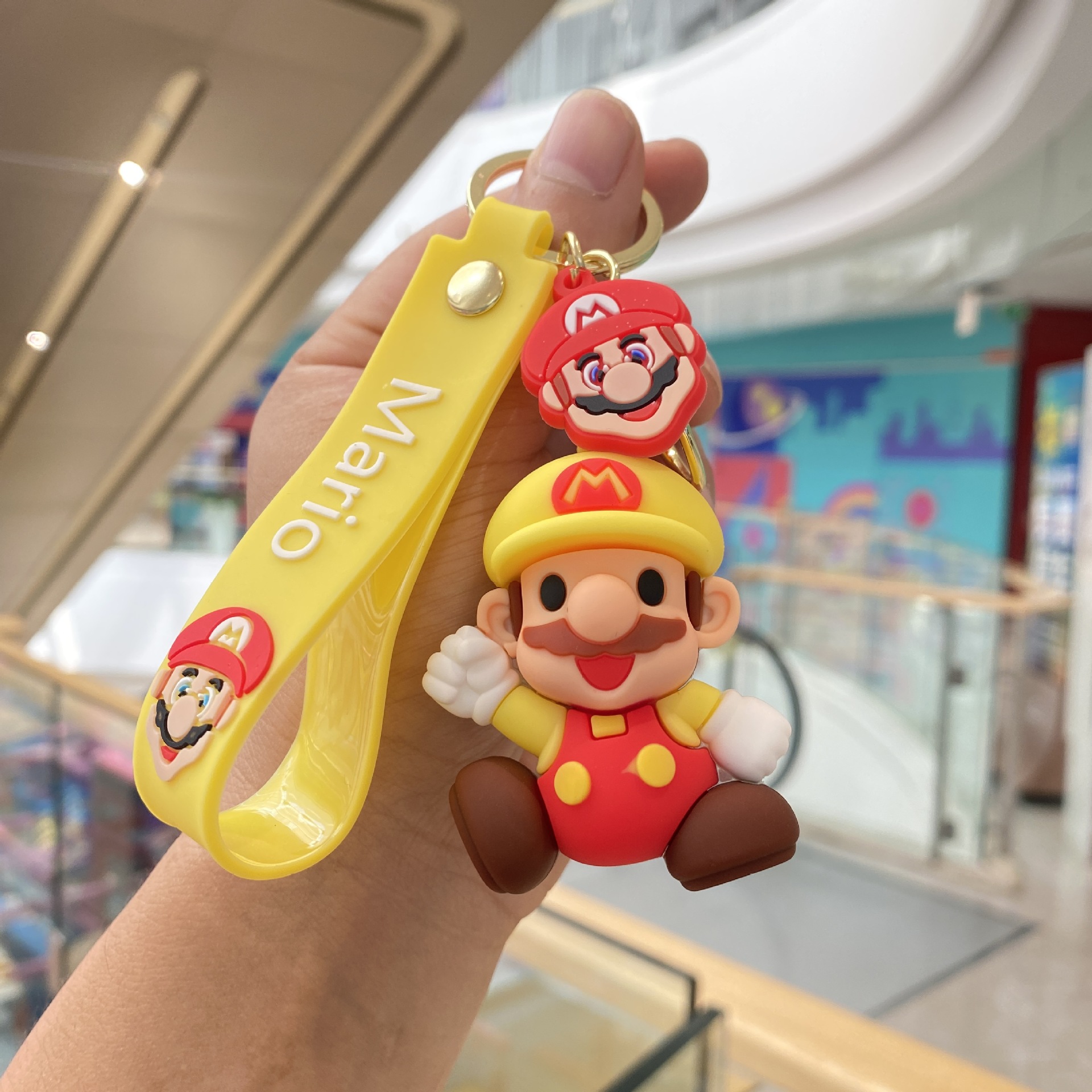 Super Mario llavero muñeca pareja mochila colgante coche llavero máquina de la muñeca pequeño regalo al por mayor