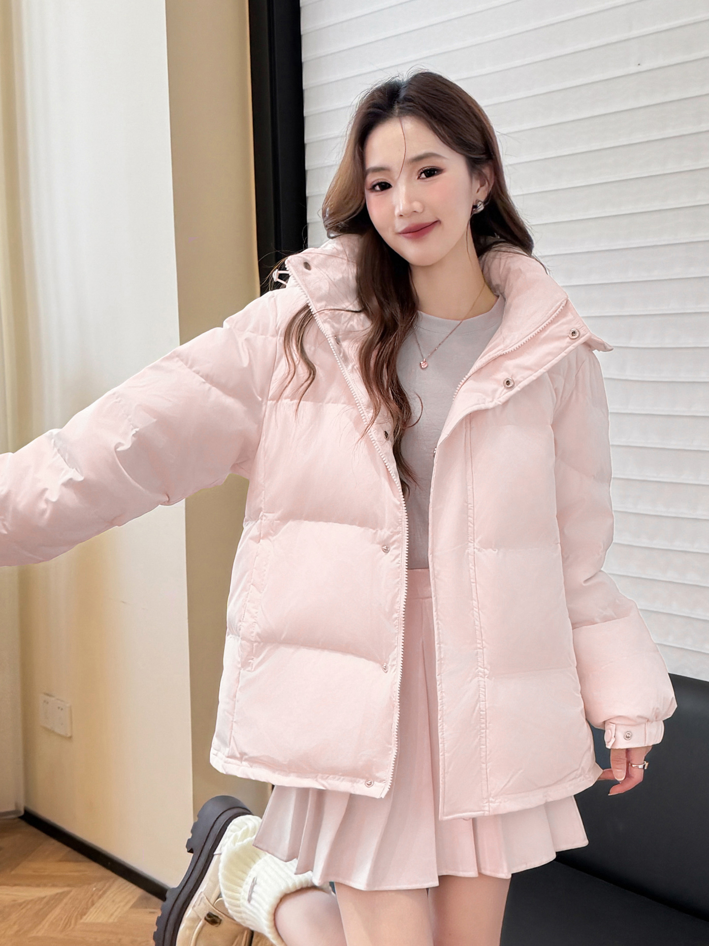 2025新款羽绒服女短款脱卸帽加厚学院风白鸭绒学生宽松保暖冬外套