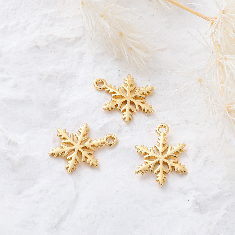 3g Weight Pendant Jewelry Making Type 12.3*16.5MM Jewelry Making Size DIY Jewelry Accessories Classification 10 Pieces, 1 Piece Quantity Copper Material Snowflake Pattern Plating Design Casual, Elegant, Simple Style Style 10 Pieces 1 Piece 12.3*16.5MM Copper Snowflake Pendant 无