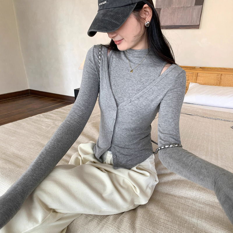 European-Style Casual Sleeveless Inner Vest and Cardigan Two-Piece Set for Women, Autumn/Winter 2025 New Niche Top European-Style Casual Sleeveless Inner Vest and Cardigan Two-Piece Set for Women, Autumn/Winter 2025 New Niche Top