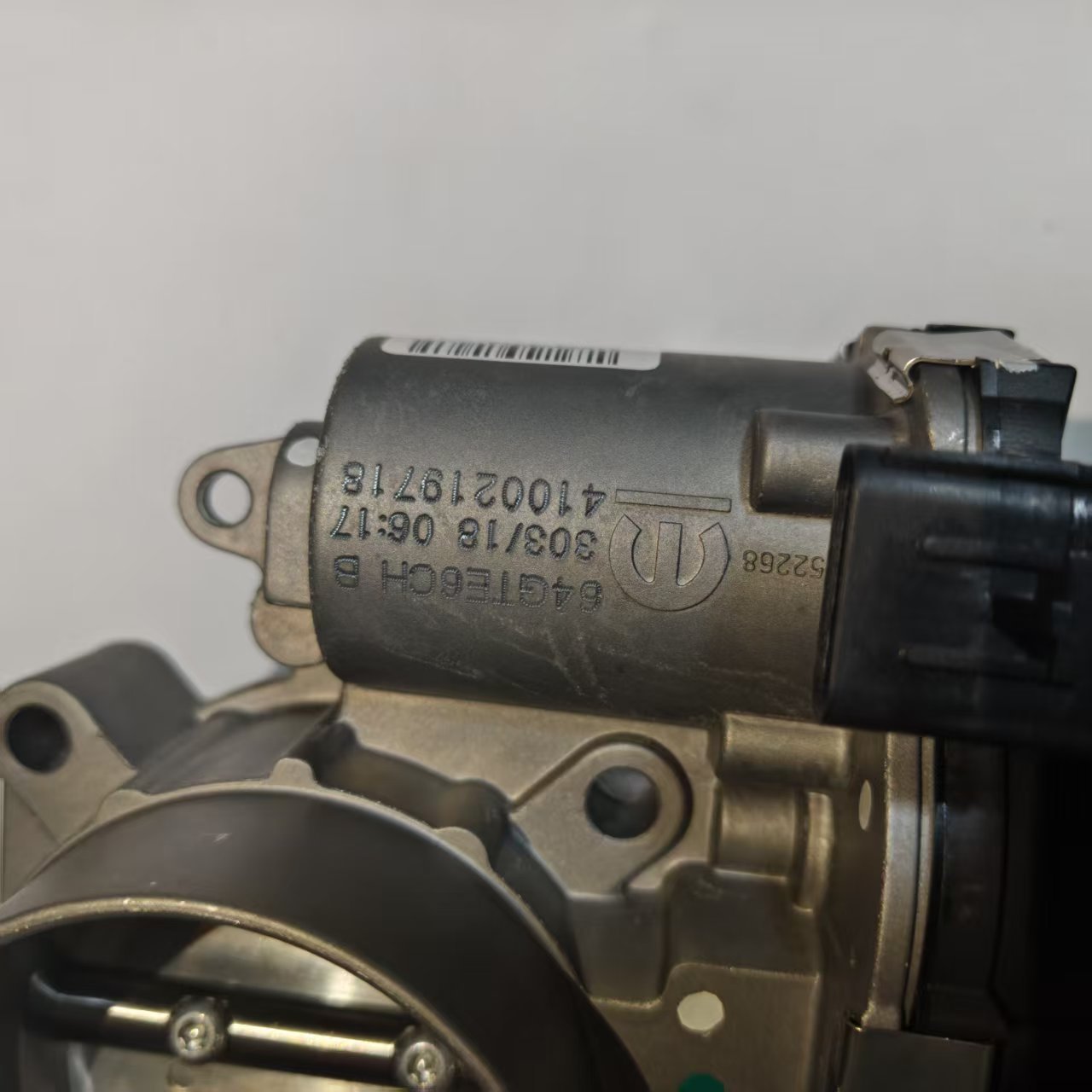 Throttle body is suitable for the imported Jeep Cherokee and GAC-FCA Cherokee 04891970AD