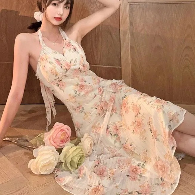 French-Style Halter Neck Dress for Women, Summer 2024 New Model, First Love Niche Style, Waist-Cinching Floral Spaghetti Strap Long Dress