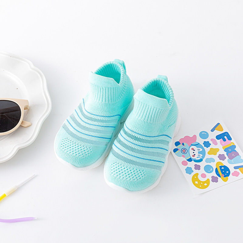 Zapatos de bebé y niño pequeños, nuevos modelos 2022, de malla para primavera y verano, de color sólido, con suela suave, transpirables, para caminar.