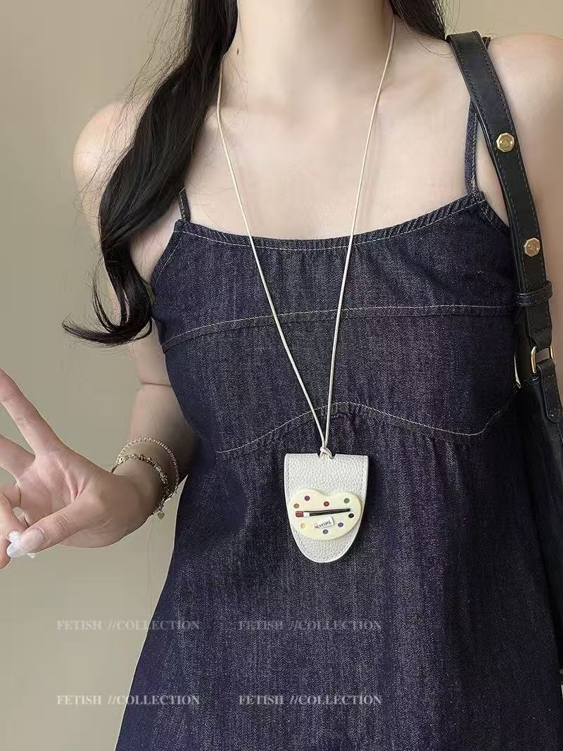 Silver drawing board magnetic necklace