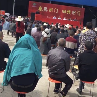 草莓起垄开沟机 农用404四轮拖拉机 70马力四驱旋耕犁地机