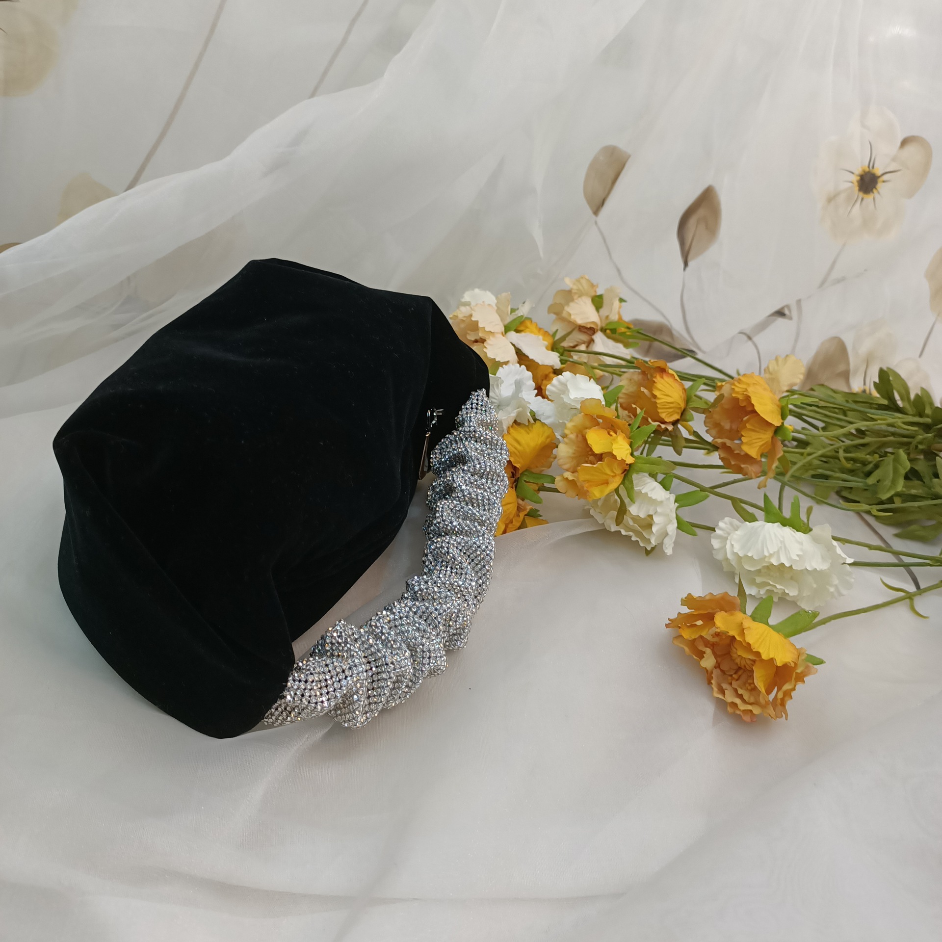 Bolso de las nuevas mujeres del estilo popular red rojo mismo estilo flash diamante bolsa de terciopelo negro rhinestone bolso noche banquete mano llevar